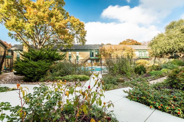 4816 Amesbury, Dallas, TX 75206