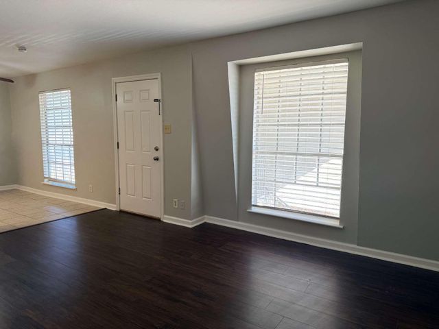 2102 5th Avenue N 12, Texas City, TX 77590