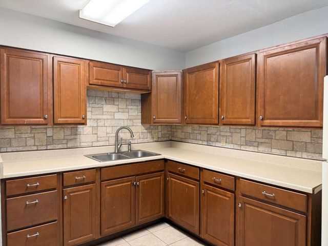 2102 5th Avenue N 12, Texas City, TX 77590