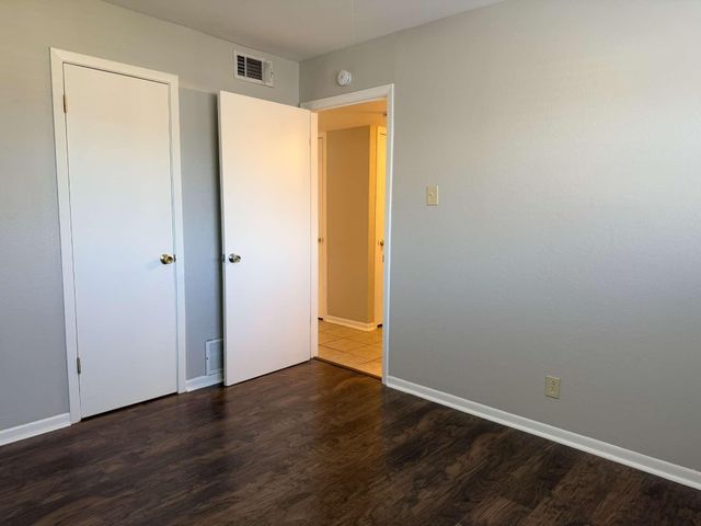 2102 5th Avenue N 12, Texas City, TX 77590