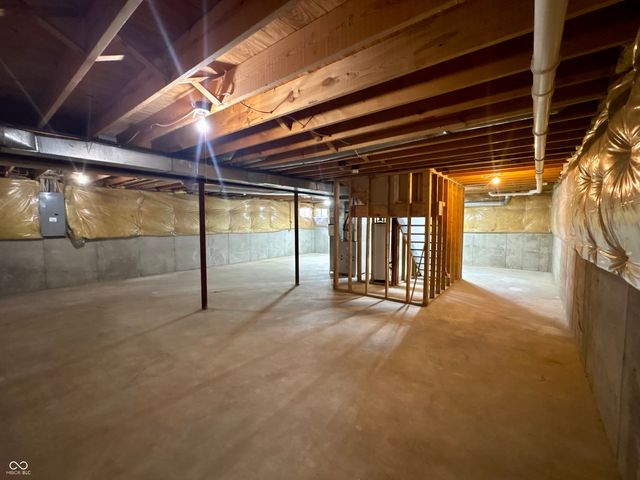 7026 Starkey Ridge Lane, Indianapolis, IN 46268