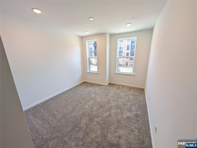 400 Willow 409, Kearny, NJ 07032