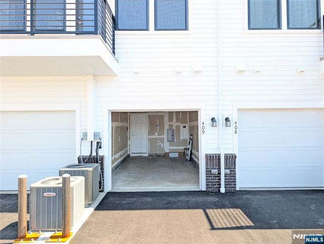 400 Willow 409, Kearny, NJ 07032