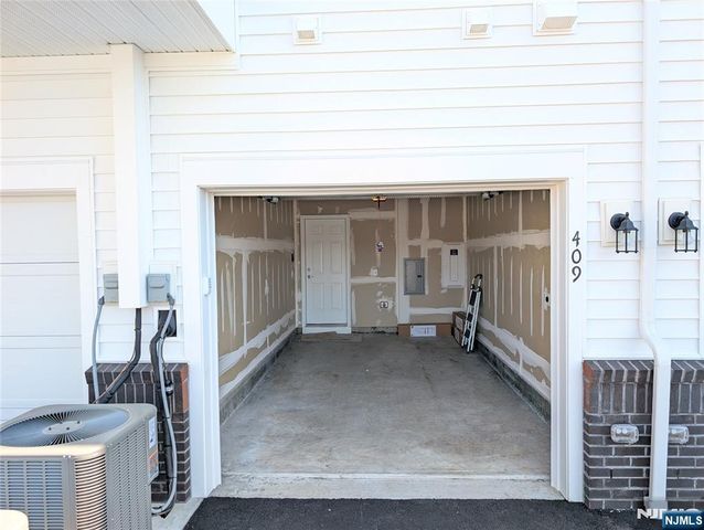 400 Willow 409, Kearny, NJ 07032