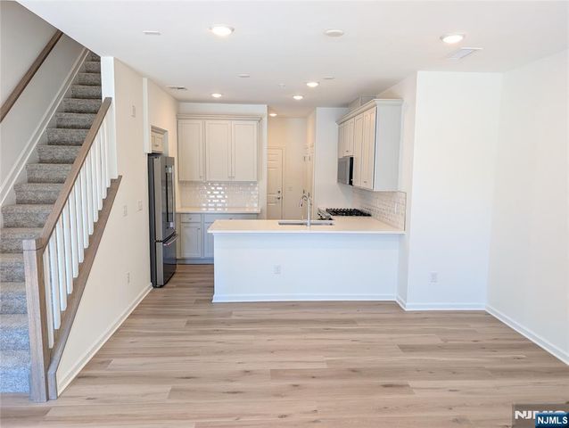 400 Willow 409, Kearny, NJ 07032