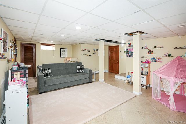 60 Roosevelt Avenue, Glen Head, NY 11545