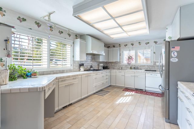 1025 Chardonnay Walk, Redding, CA 96001