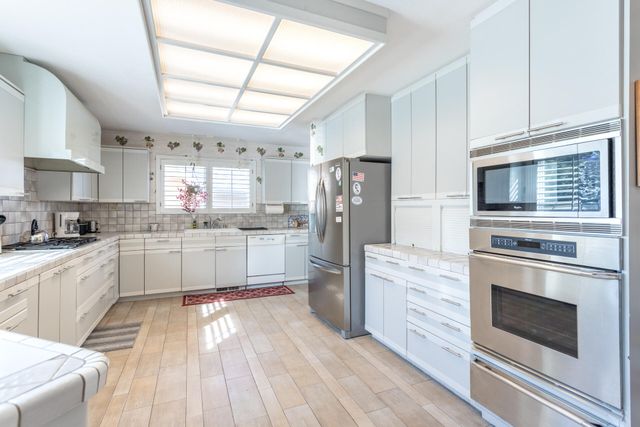 1025 Chardonnay Walk, Redding, CA 96001