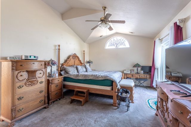 1025 Chardonnay Walk, Redding, CA 96001