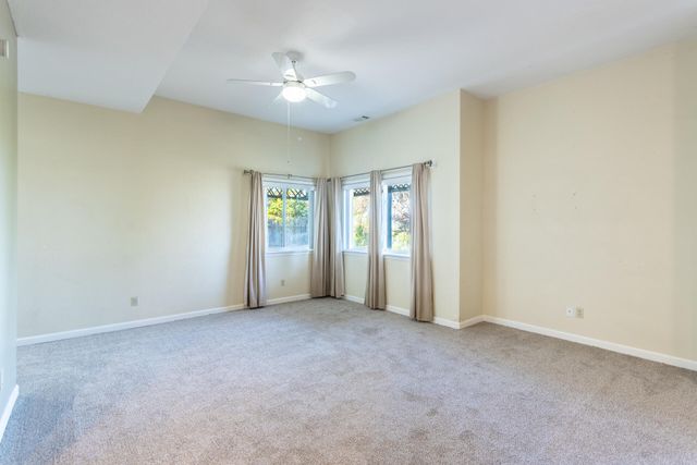 1025 Chardonnay Walk, Redding, CA 96001