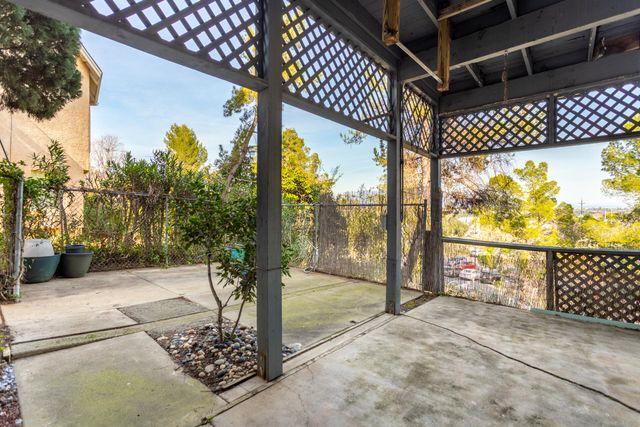 1025 Chardonnay Walk, Redding, CA 96001