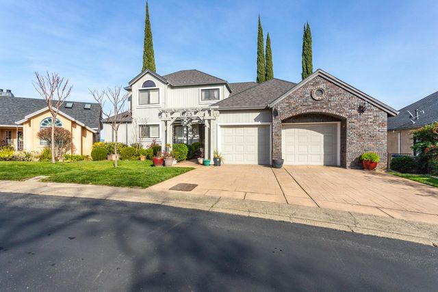 1025 Chardonnay Walk, Redding, CA 96001