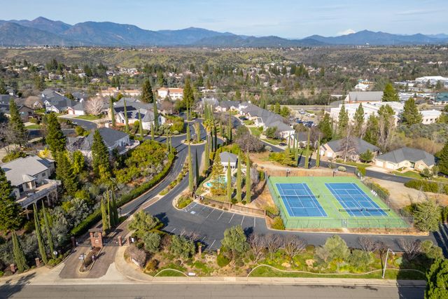 1025 Chardonnay Walk, Redding, CA 96001