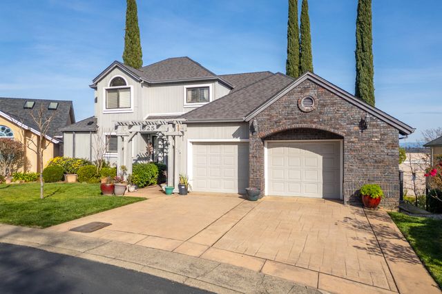 1025 Chardonnay Walk, Redding, CA 96001