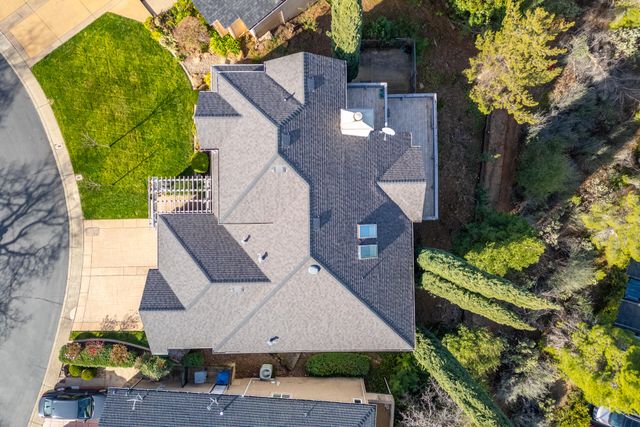 1025 Chardonnay Walk, Redding, CA 96001