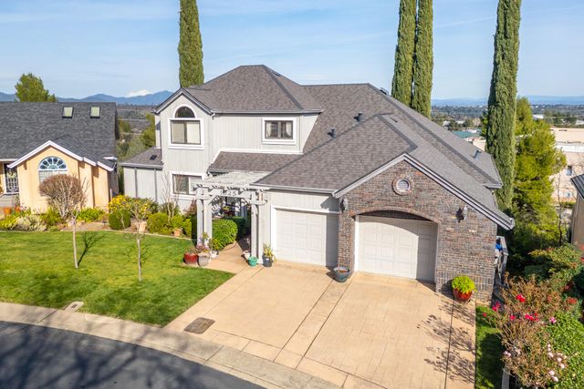 1025 Chardonnay Walk, Redding, CA 96001