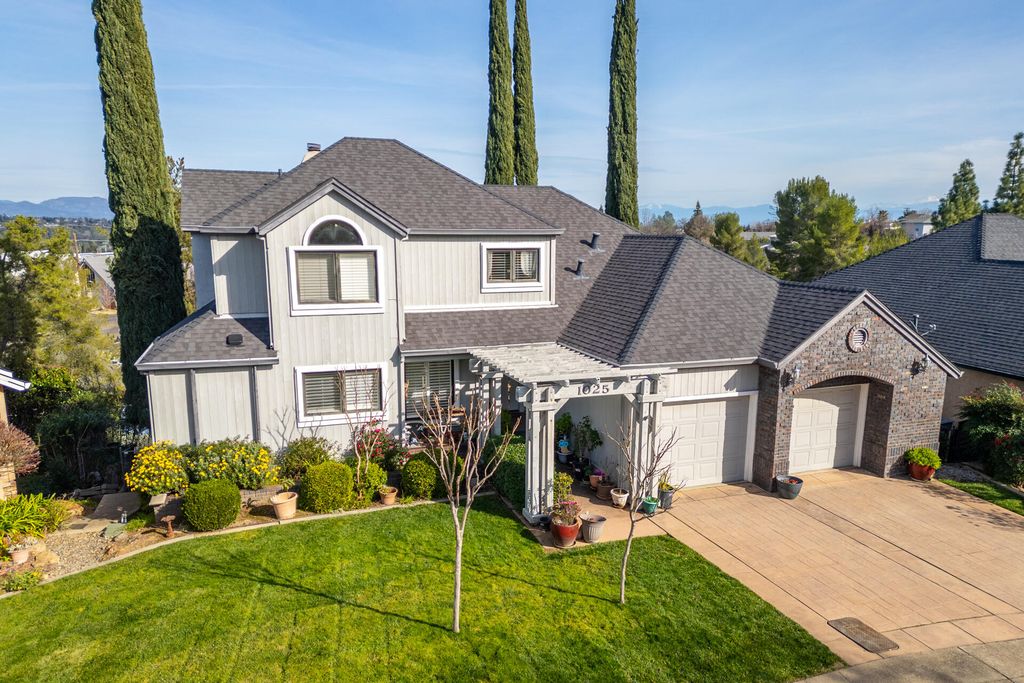 1025 Chardonnay Walk, Redding, CA 96001