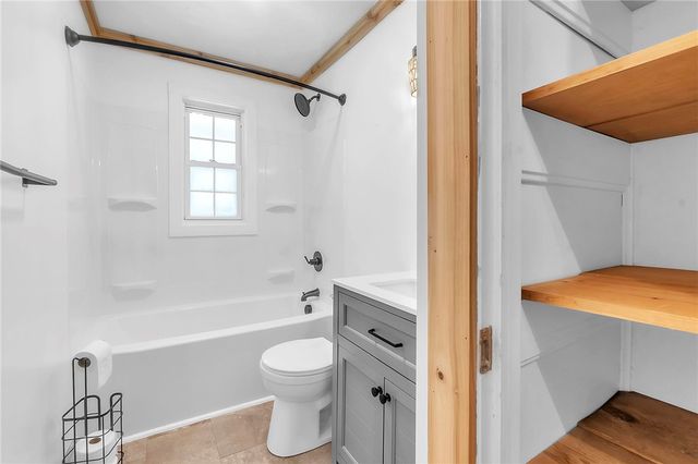 204 Collinwood Lane, Taylors, SC 29687