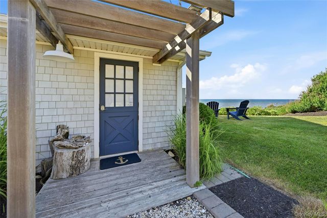 56055 County Road 48, Southold, NY 11971