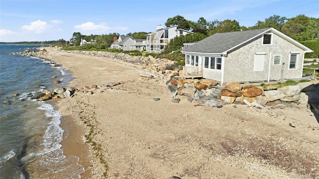56055 County Road 48, Southold, NY 11971