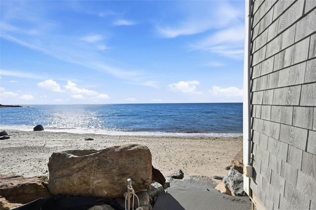 56055 County Road 48, Southold, NY 11971