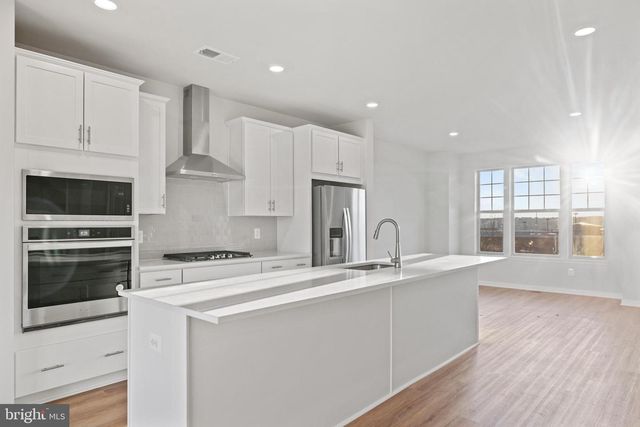 831 SAWBACK SQ NE, Leesburg, VA 20176