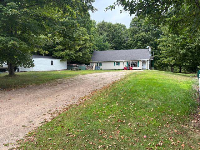 174 Rabideau Road, Altona, NY 12910