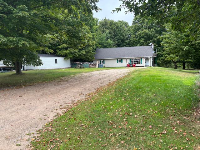174 Rabideau Road, Altona, NY 12910