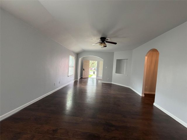 2902 Back Bay Brook Trail, Houston, TX 77045