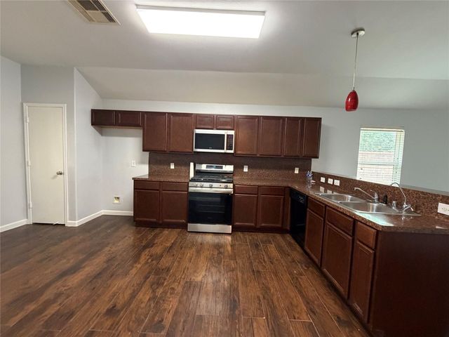 2902 Back Bay Brook Trail, Houston, TX 77045