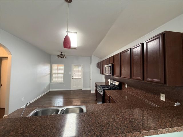 2902 Back Bay Brook Trail, Houston, TX 77045