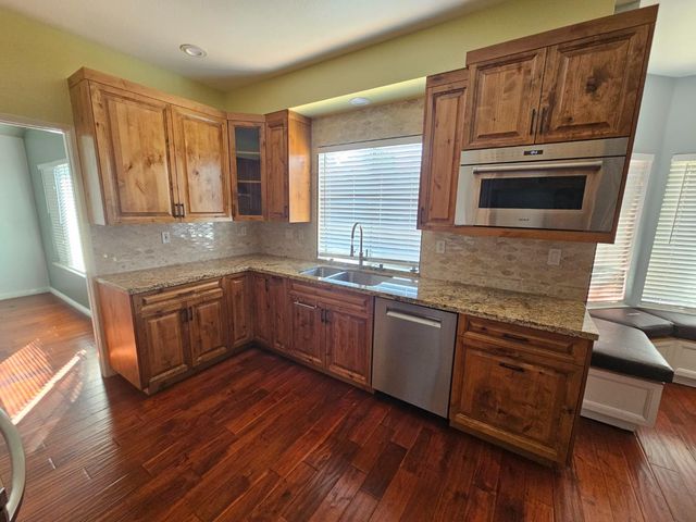 1990 Harvest Landing Court, Tracy, CA 95376