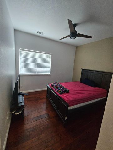 1990 Harvest Landing Court, Tracy, CA 95376