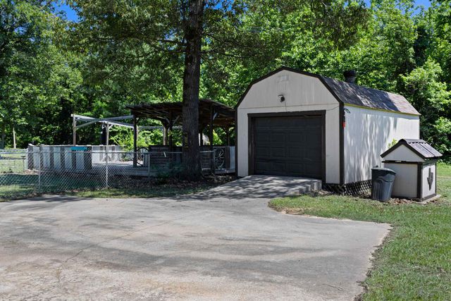 1219 County Road 3222, Jefferson, TX 75657