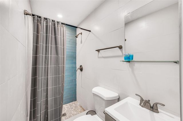 1760 NE 13th Street, Fort Lauderdale, FL 33304