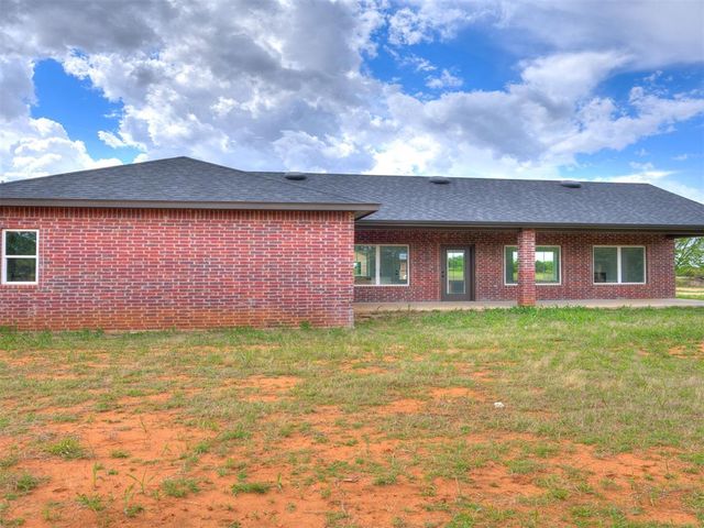 10190 S Meadows Lane, Guthrie, OK 73044