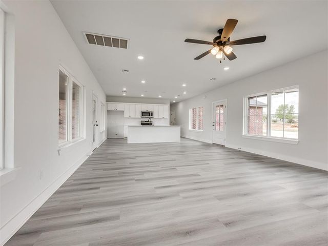 10190 S Meadows Lane, Guthrie, OK 73044