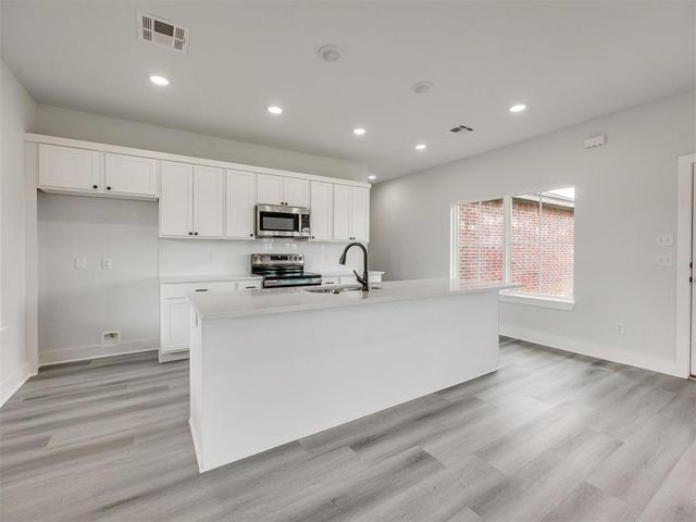 10190 S Meadows Lane, Guthrie, OK 73044