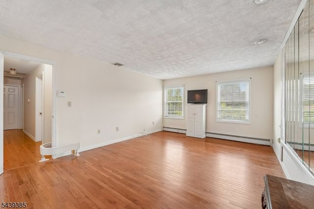 62 Parkway, Rochelle Park Twp., NJ 07662