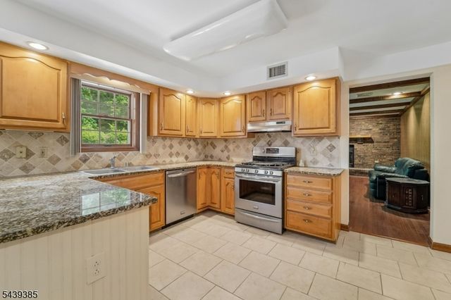 62 Parkway, Rochelle Park Twp., NJ 07662