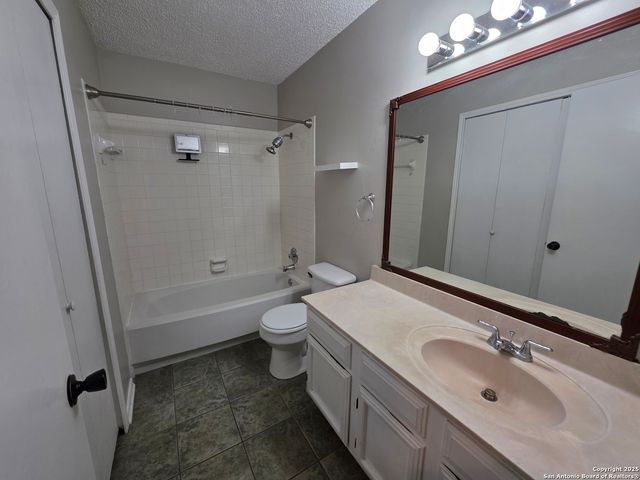 3430 Turtle Village St Apt 402, San Antonio, TX 78230