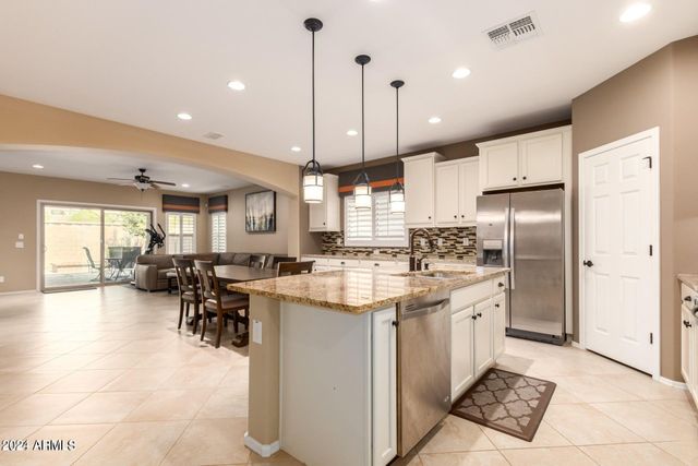 25899 N 107th Drive, Peoria, AZ 85383