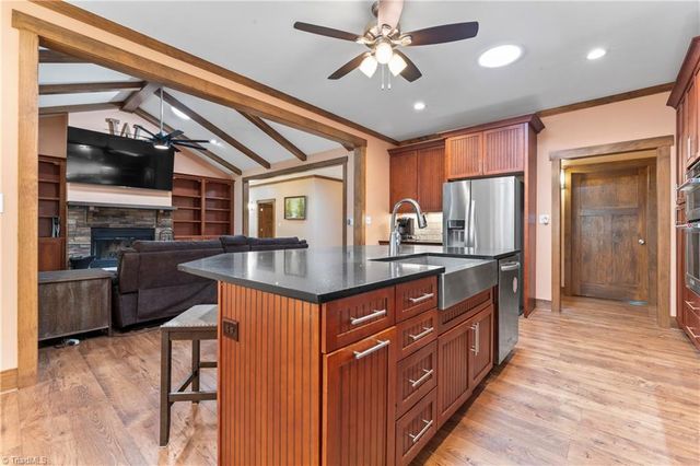 1420 Burnetts Chapel Road, Greensboro, NC 27407