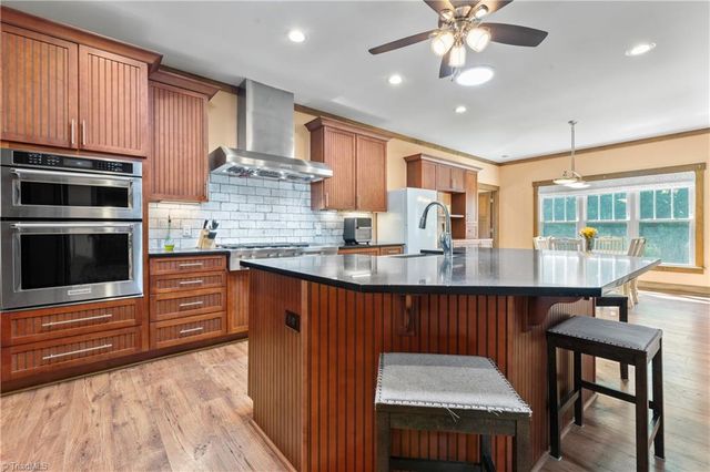1420 Burnetts Chapel Road, Greensboro, NC 27407