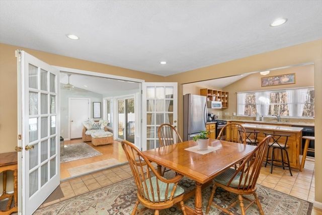 58 Oakcrest Circle, Methuen, MA 01844