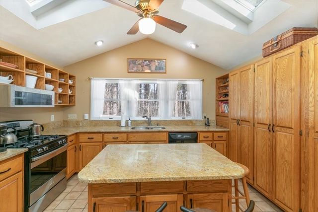 58 Oakcrest Circle, Methuen, MA 01844