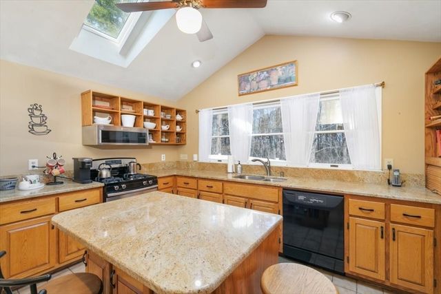 58 Oakcrest Circle, Methuen, MA 01844