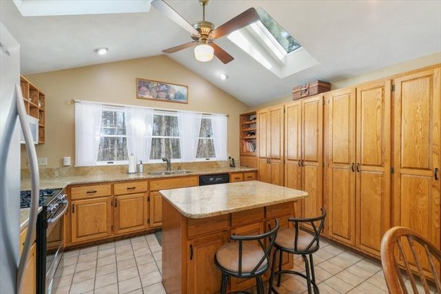 58 Oakcrest Circle, Methuen, MA 01844