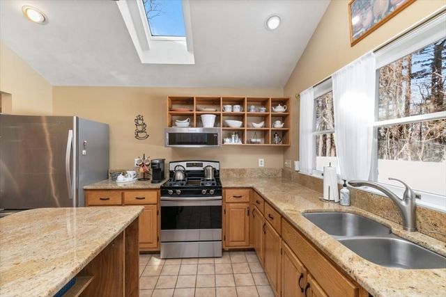 58 Oakcrest Circle, Methuen, MA 01844