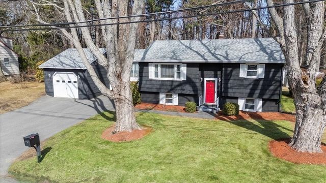 58 Oakcrest Circle, Methuen, MA 01844
